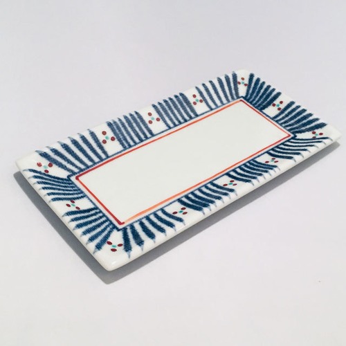 【砥部焼／梅山窯】6.7寸長角布目皿（三つ紋）