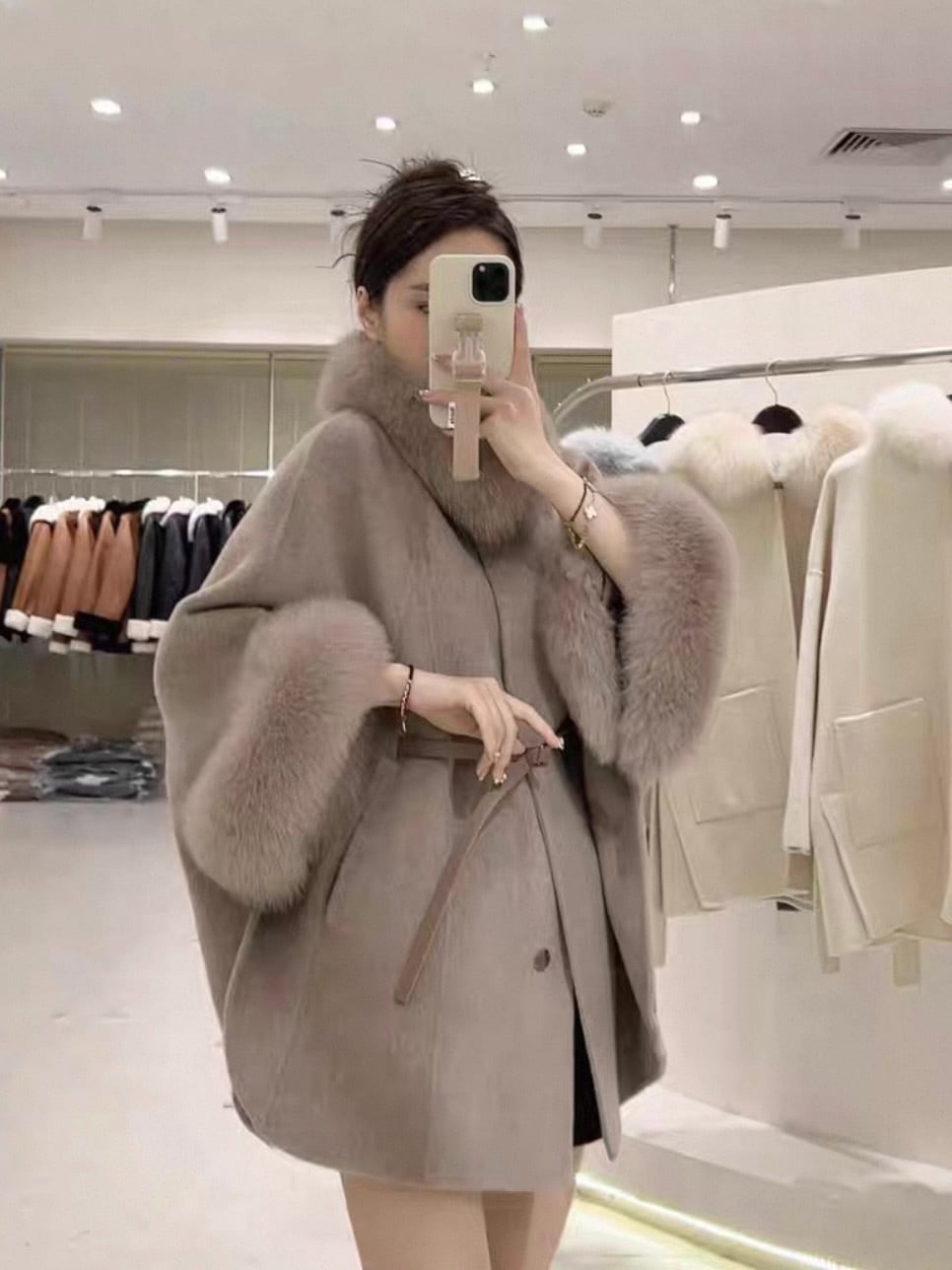 即納入荷】ファー付きケープコート | HOLSOL