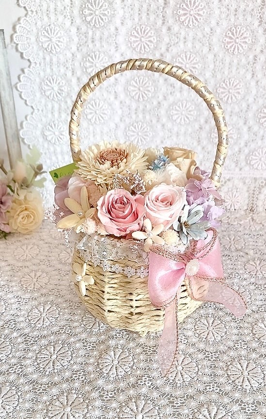 ピンクの花かごバスケット【BA-001】高さ20㎝│やさしいパステル｜インテリアフラワー｜ギフト｜母の日プレゼント