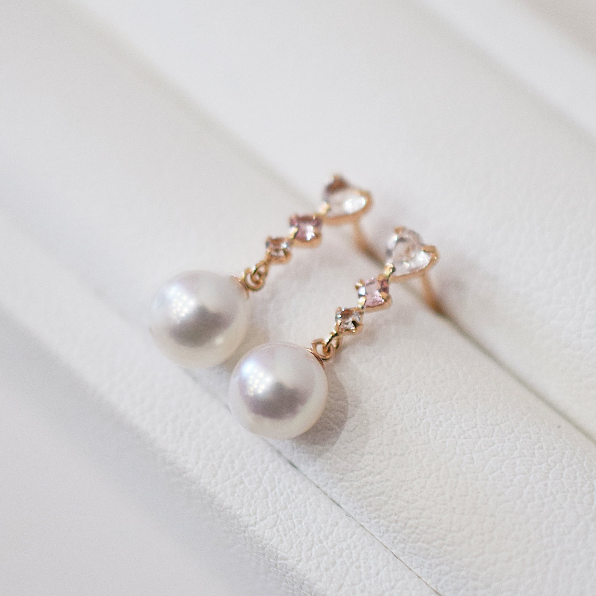 pearl638］5.5mm - 6mm ホワイトピンク 半貴石 ピアス あこや真珠