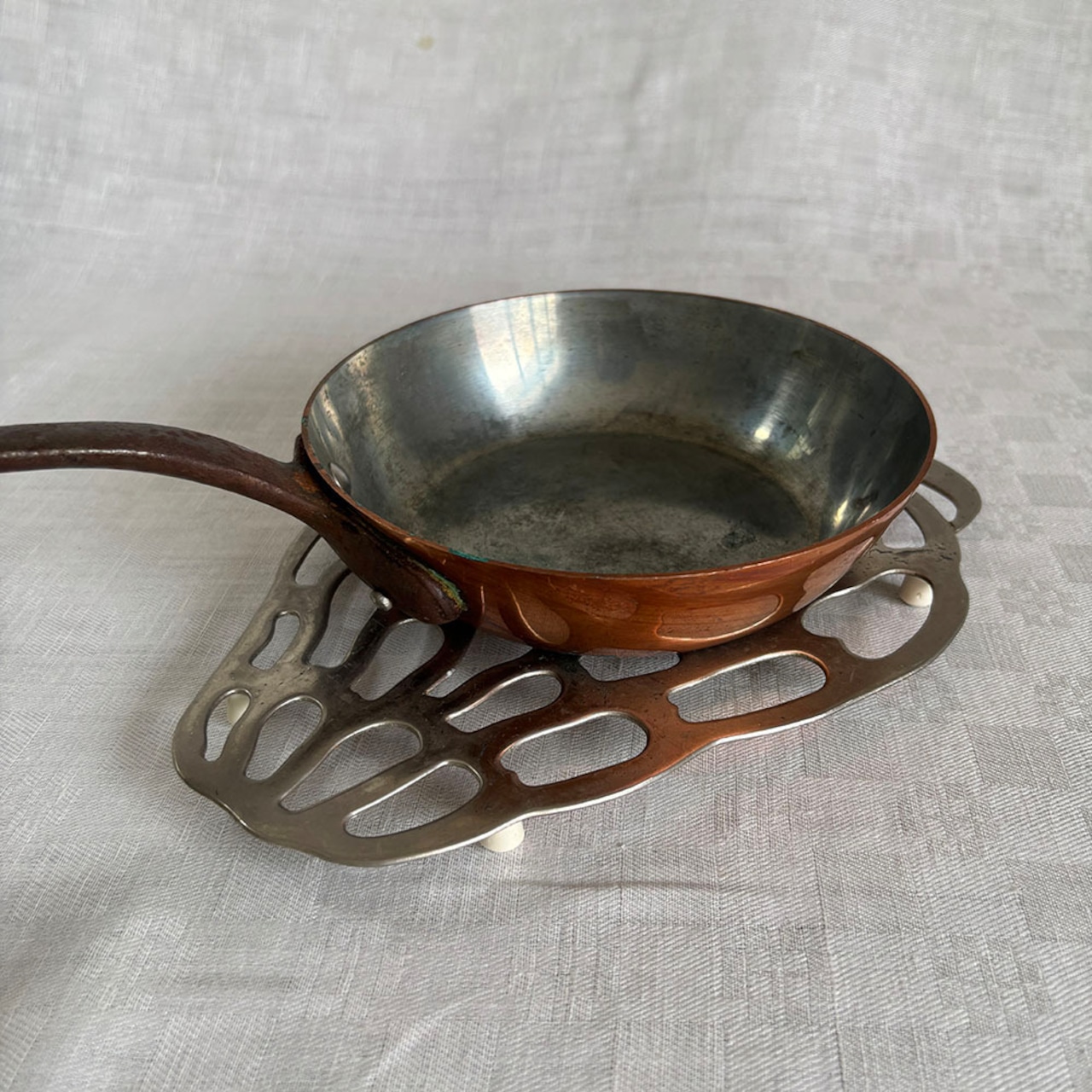 鍋敷き　いちご型　シルバープレート　イタリア製レナード　トリベット　壁掛け　キッチンインテリア　12kweh3