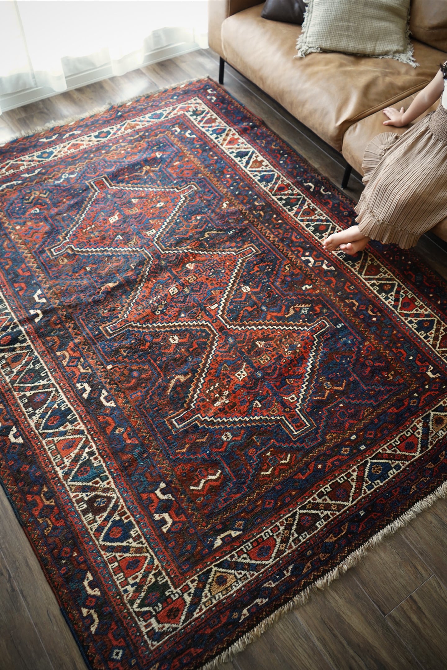 666】Semi Antique Persian Khamseh rug 1940's | ヴィンテージラグ
