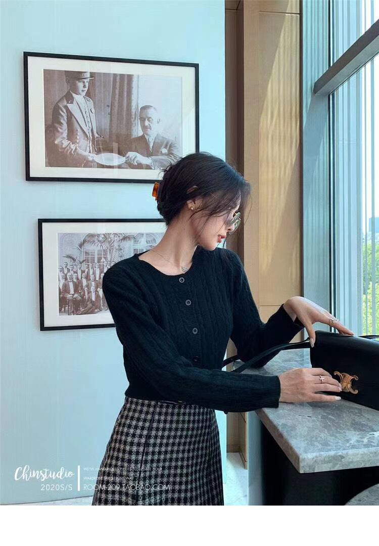 ニットカーディガン