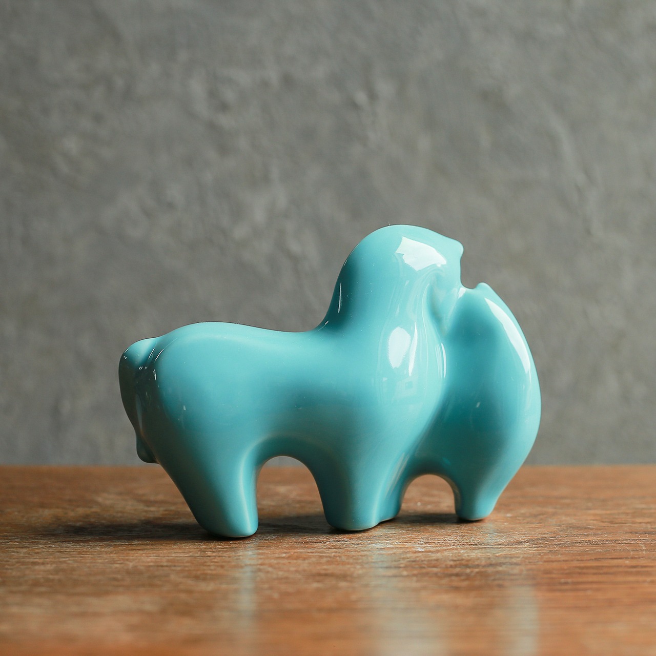 グリーンが美しい、幸せな親子の馬 2