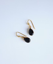 【KUWARTO】ブラックスピネルピアス/923011