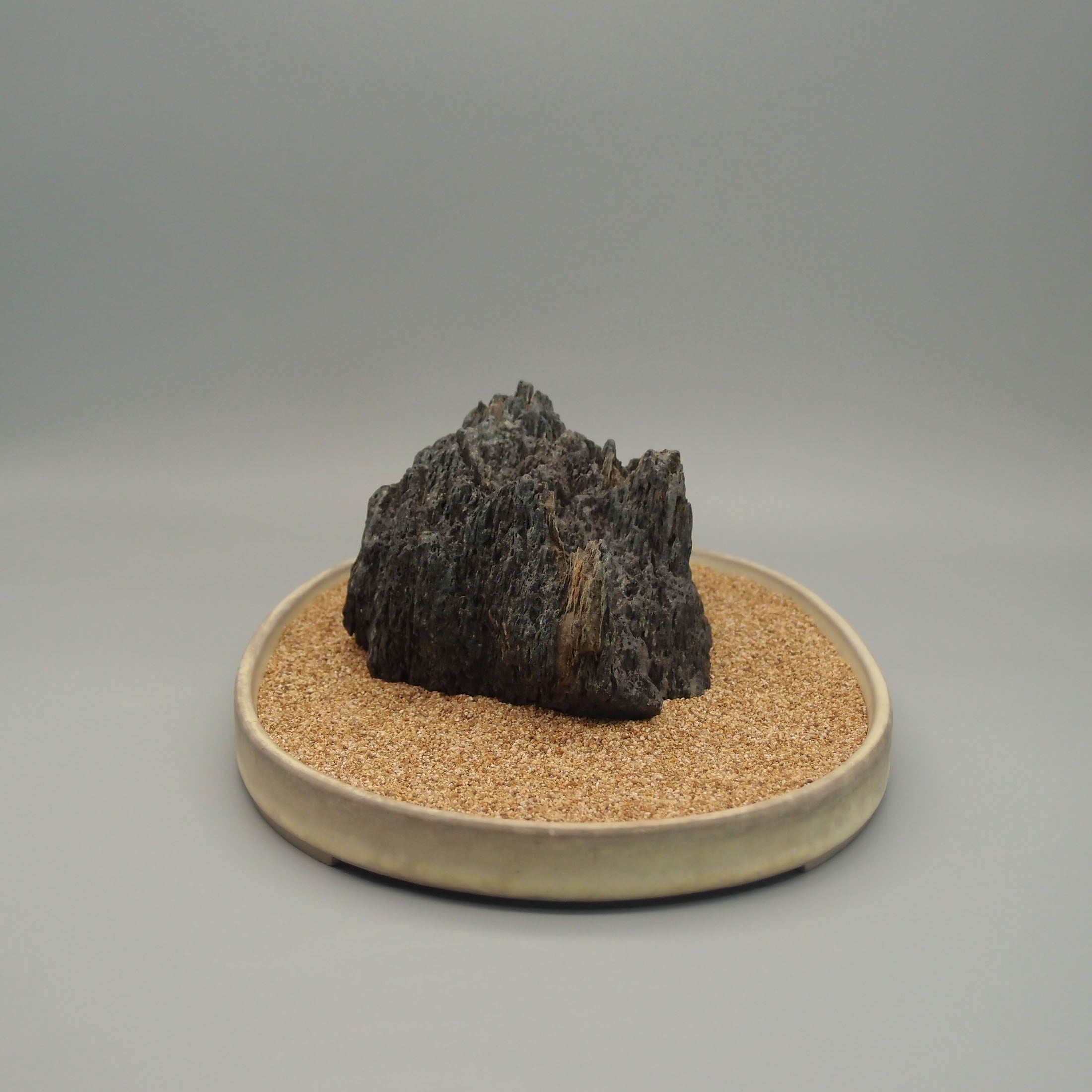 水石・景石・山形石 (B07) ※石のみ販売 | 万緑 BAN RYOKU