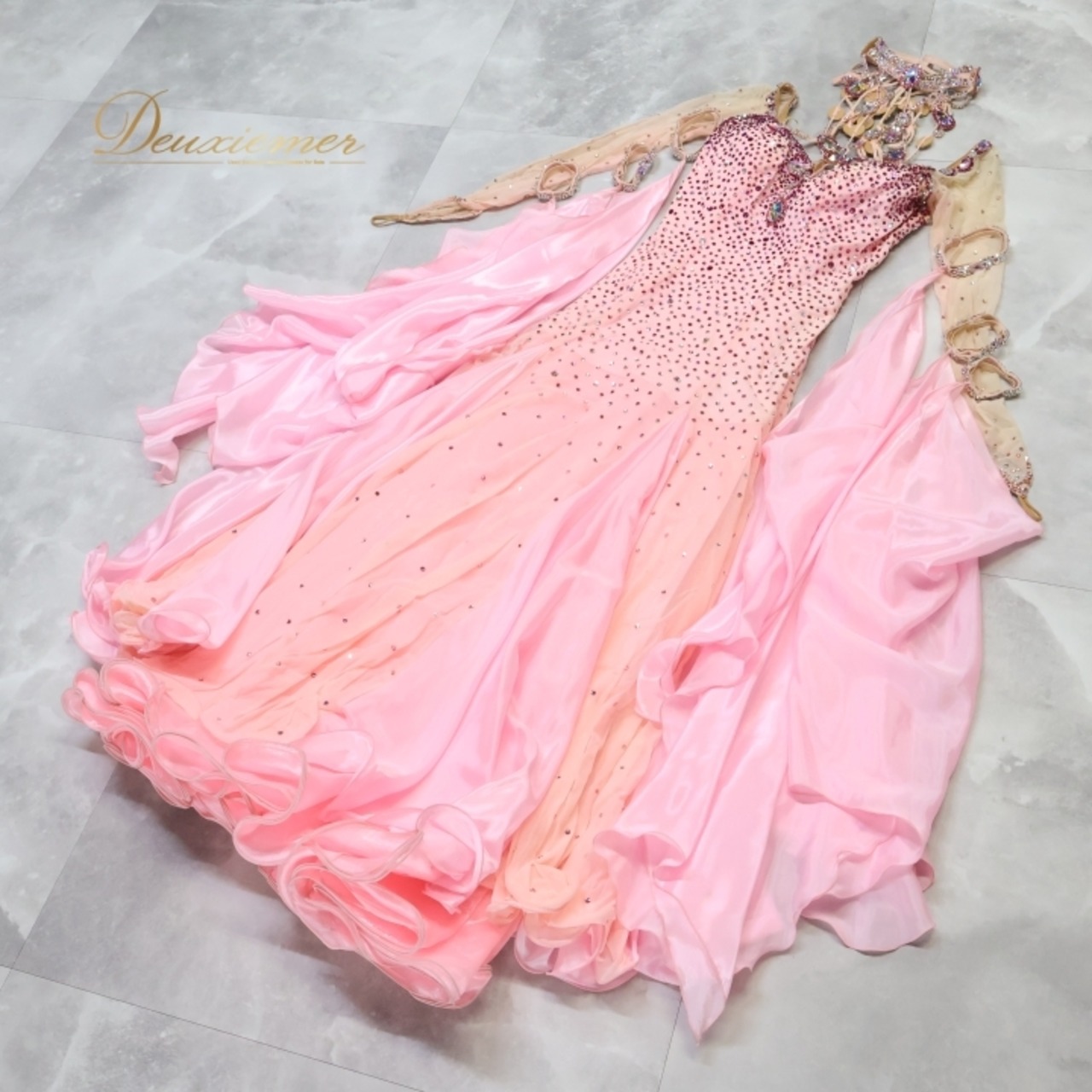 社交ダンス 衣装 チャコット Chacott スタンダードドレス ドレス ワンピース スタンダード ピンク フロート レース フリル デモ 競技 ダンス パーティ 発表会 日本製 ピンク系 かわいい 女性らしい フォーマル スカート揺れる おしゃれ パーティー衣装 社交ダンス用 競技用コスチューム