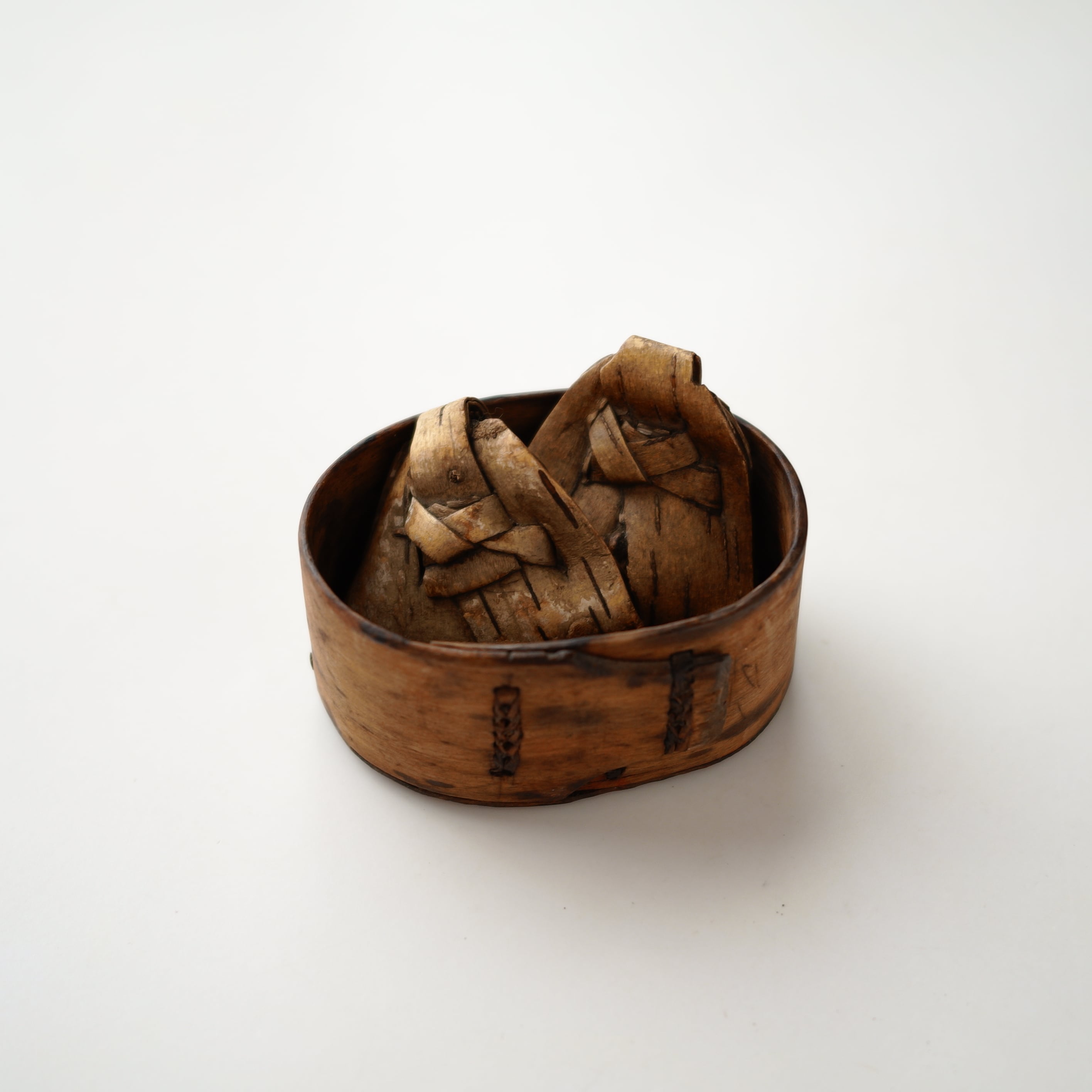 Birch Bark Fishing Net Weight | troldhaugen antiques ｜ 北欧