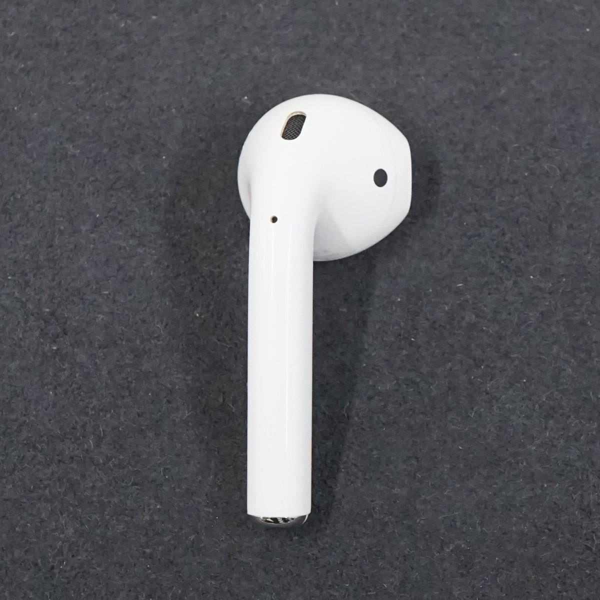 Apple AirPods エアーポッズ USED美品 右イヤホンのみ R 片耳 A2032 第 ...