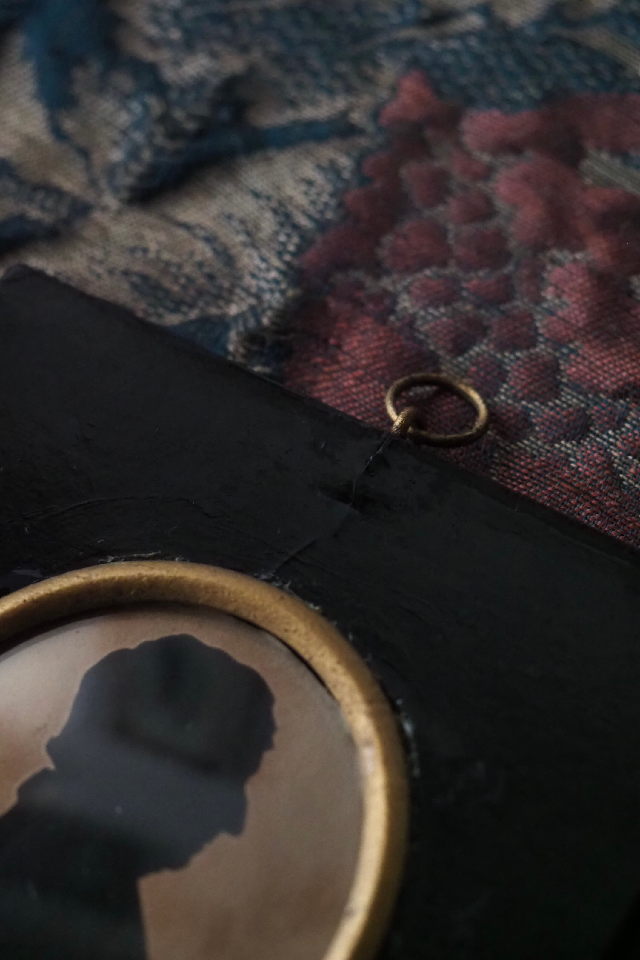 右向き紳士シルエット額縁-antique silhouette frame