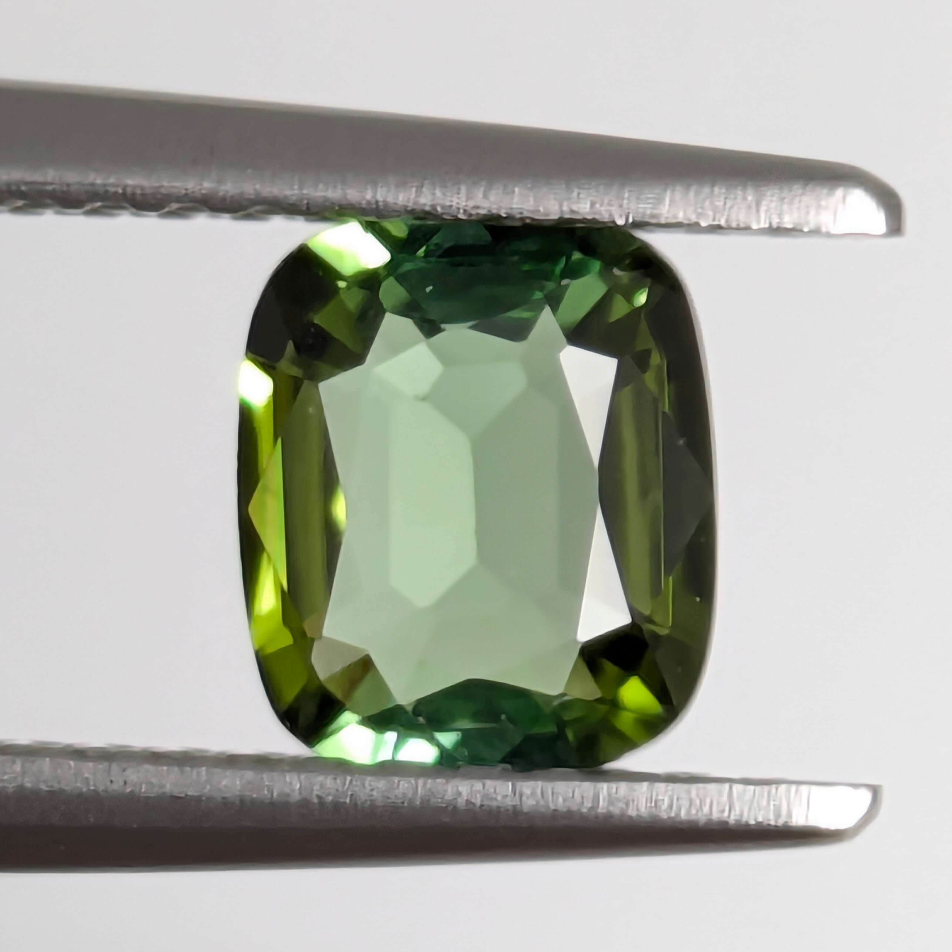 グリーントルマリンルース【0.72ct】PRO208641 | Gem's Subculture