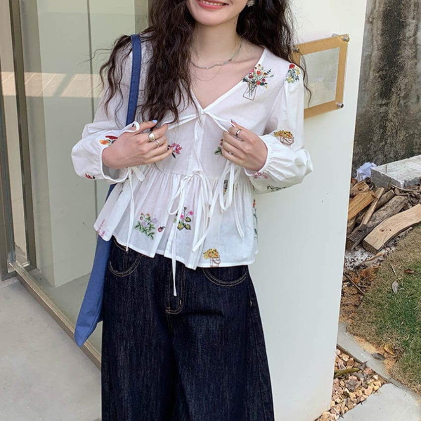 floral embroidered v-neck ribbon blouse　J00531