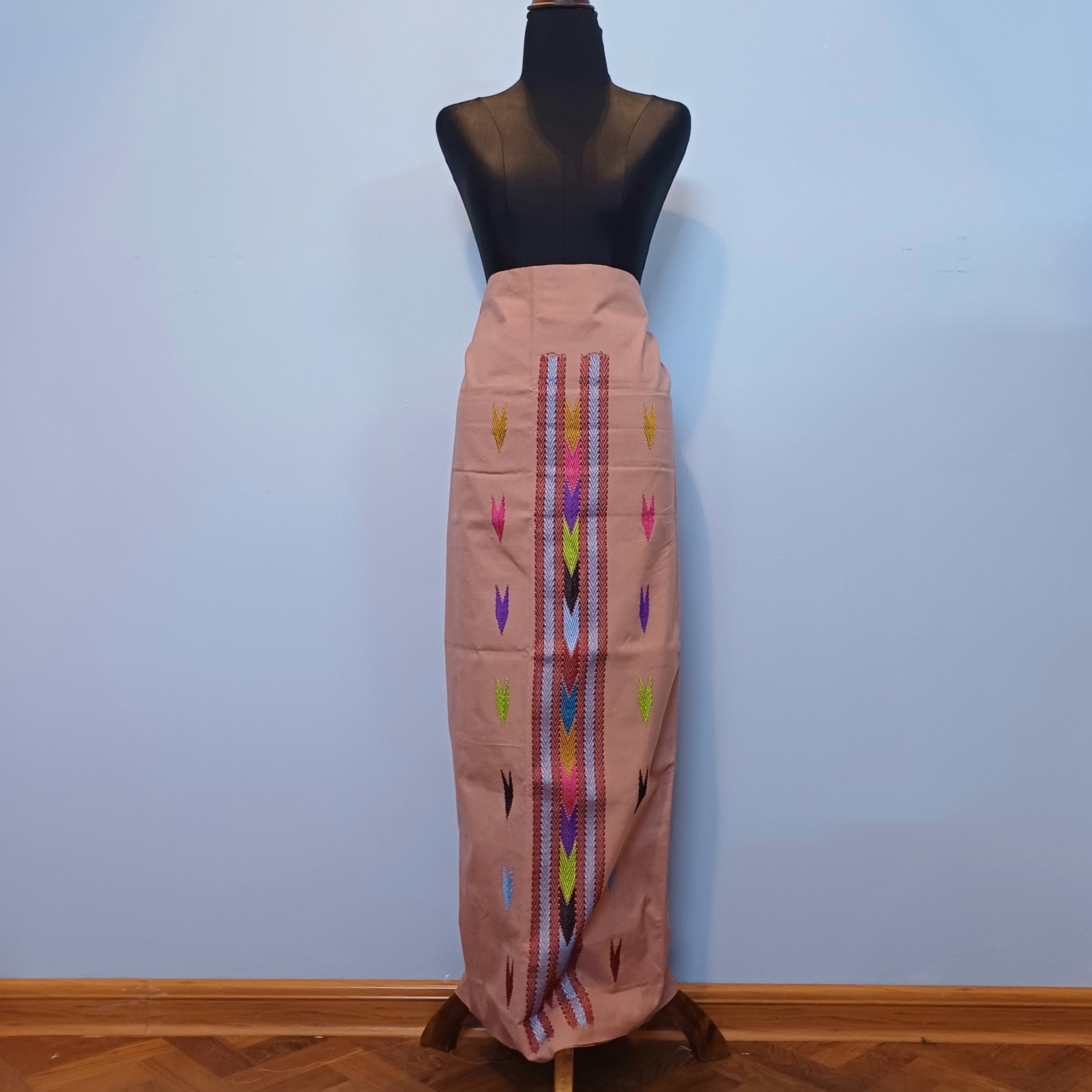 ミャンマー カチン族 巻きスカート（ウール) 】