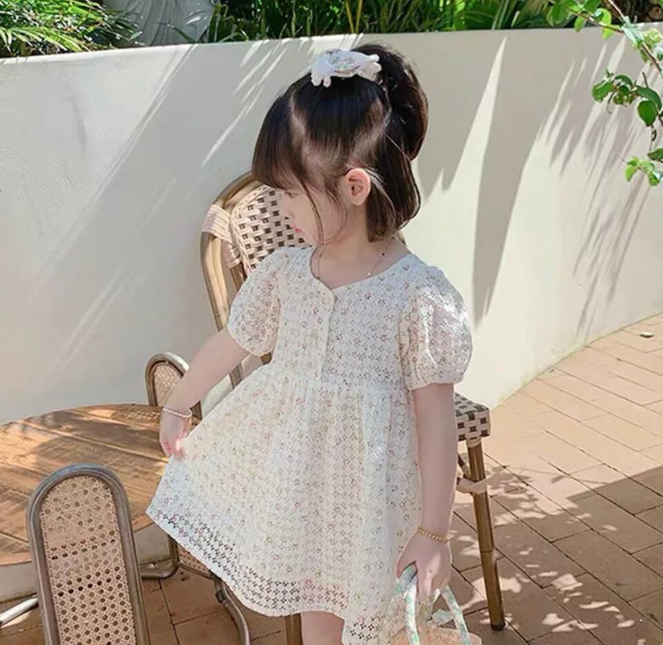 レース透かし花柄ワンピース….プチプラ 海外子供服 ナチュラル 女の子 半袖