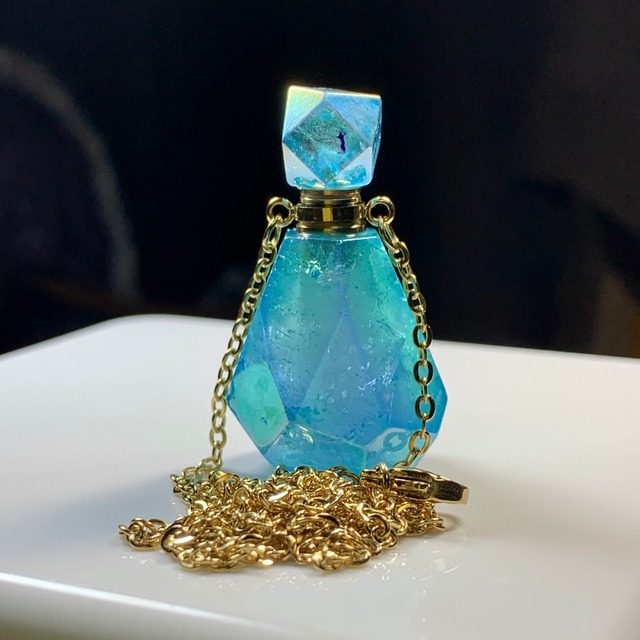 21.美しいブルー☆アクアオーラクォーツ・香水瓶