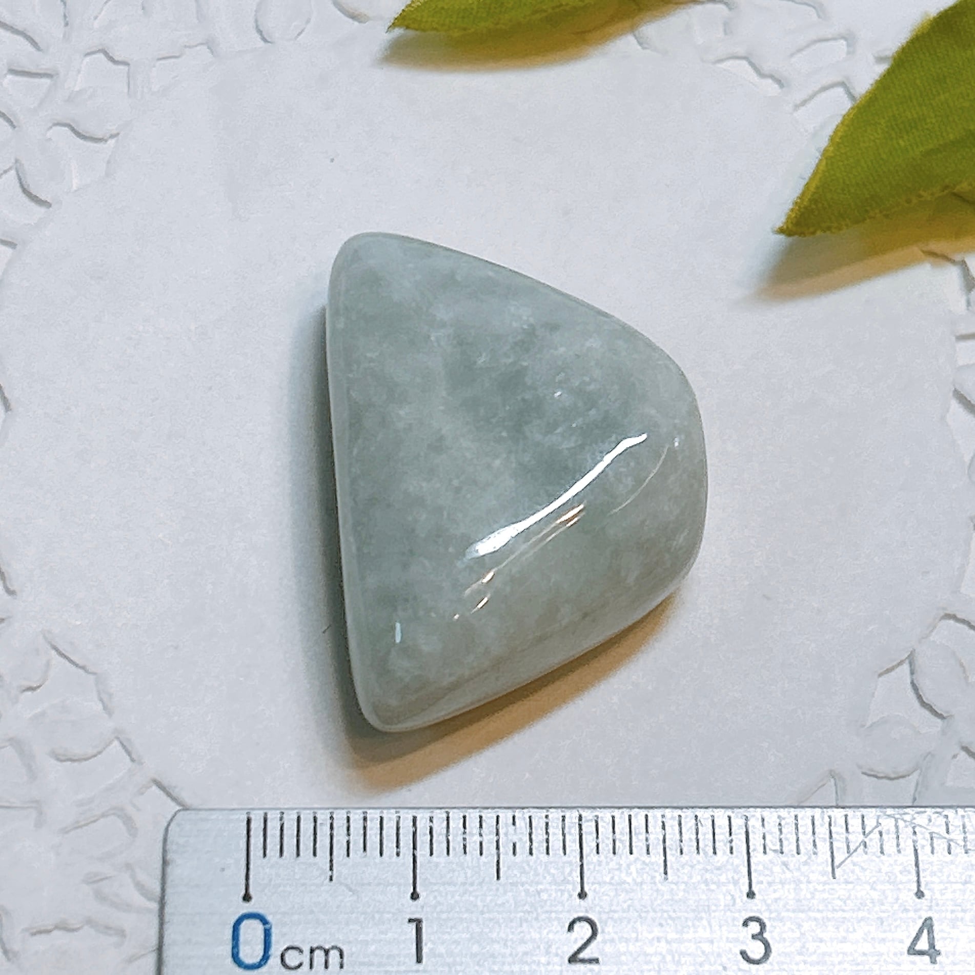 17965】 翡翠 ミャンマー産 ヒスイ ひすい ジェード タンブル 磨き石