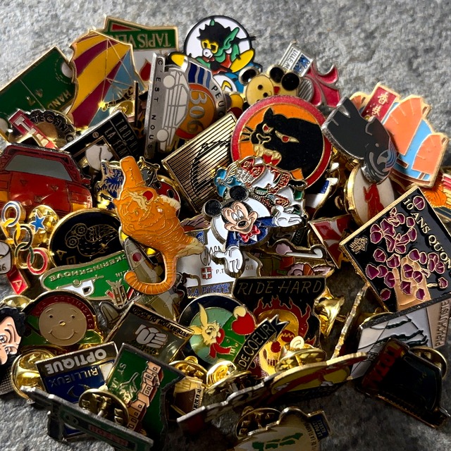 50個  フランス雑貨 ヴィンテージ  ピンバッジ ピンズ France pins  Pin badge vintage 古着 通販 リメイク ブローチ  アタッチメント付属 雑貨 2604011-2605027-26