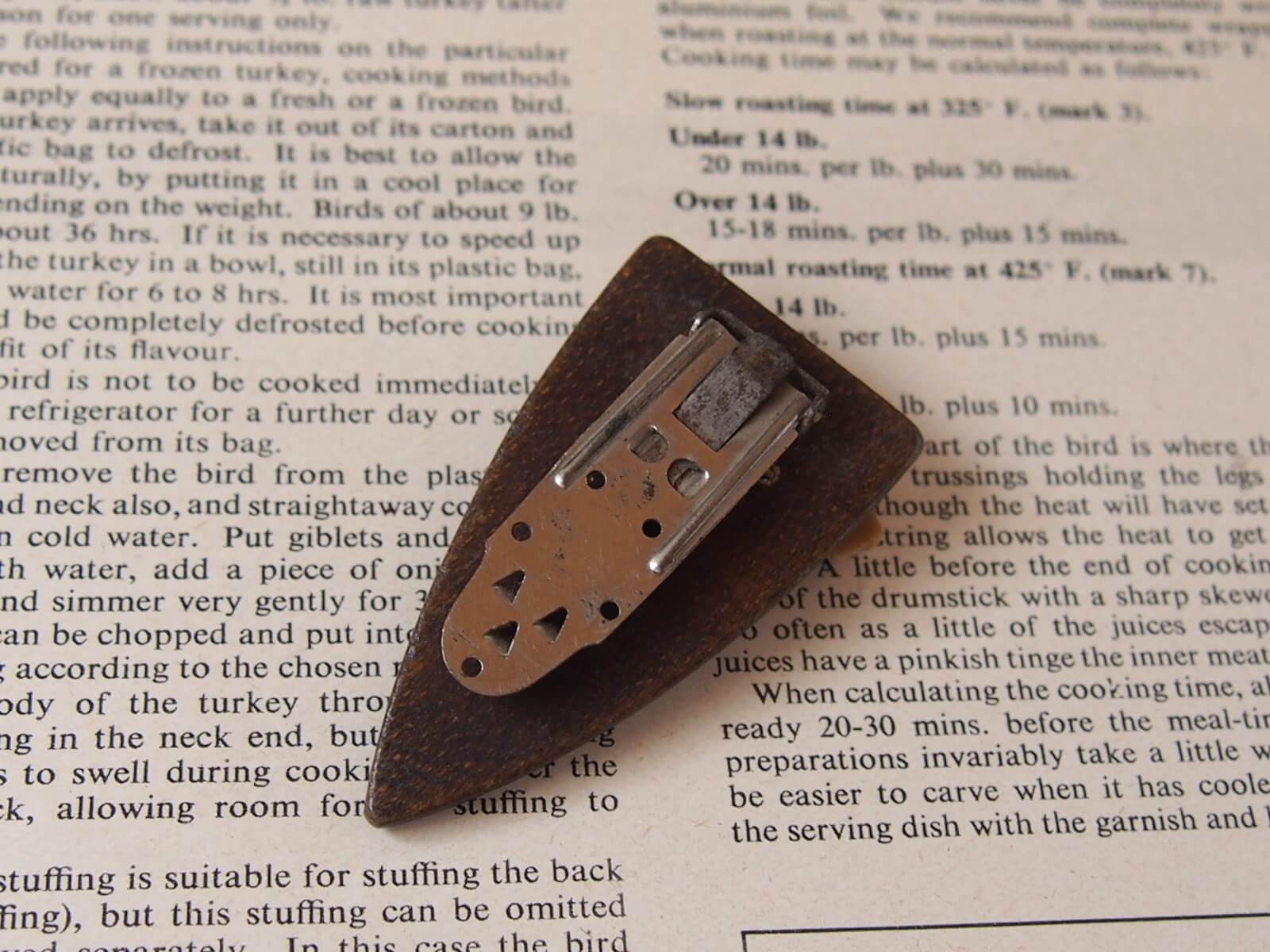 イギリスアンティーク ドレスクリップ クリップ式ブローチ | Bonny Bee