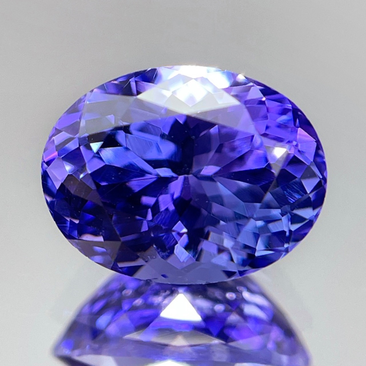 タンザナイト 2.836ct 鑑別書付き ルース Dブロック