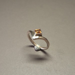 スクエアー ピンキー シトリン リング NE-SR-7