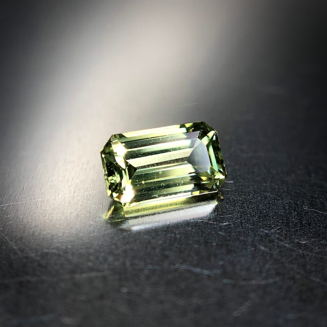 瑞々しい黄翠色 0.52ct UP 天然 非加熱グリーンサファイア