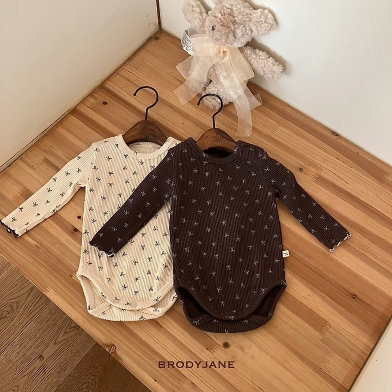 韓国子供服 / 26Autumn / 〖取寄〗Brodyjane / ストレッチリボンベビースーツ / ベビー服 / 赤ちゃん服 / ロンパース *S/M*