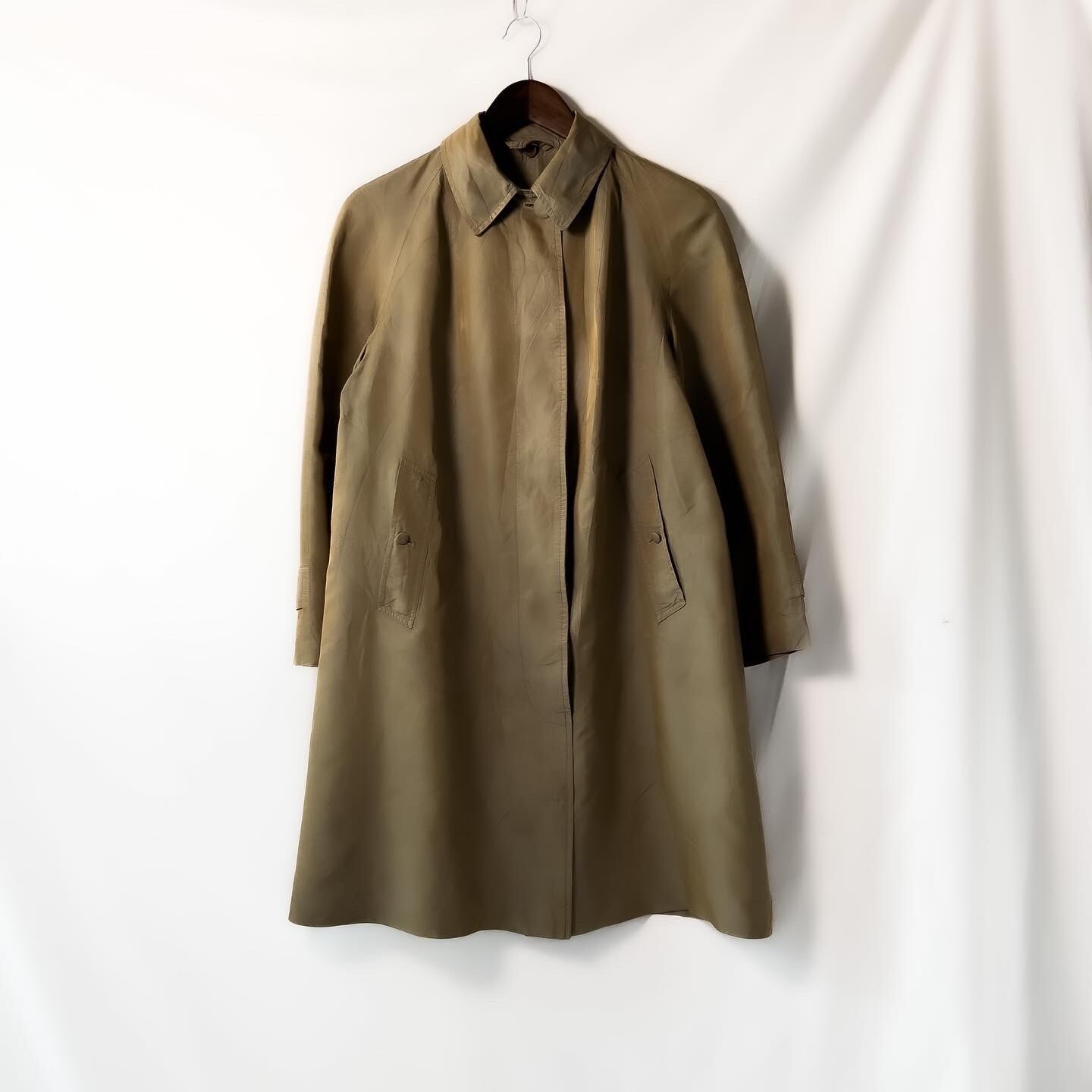 About 70s “BURBERRYS” Balmacaan coat made in France! 玉虫色 70年代