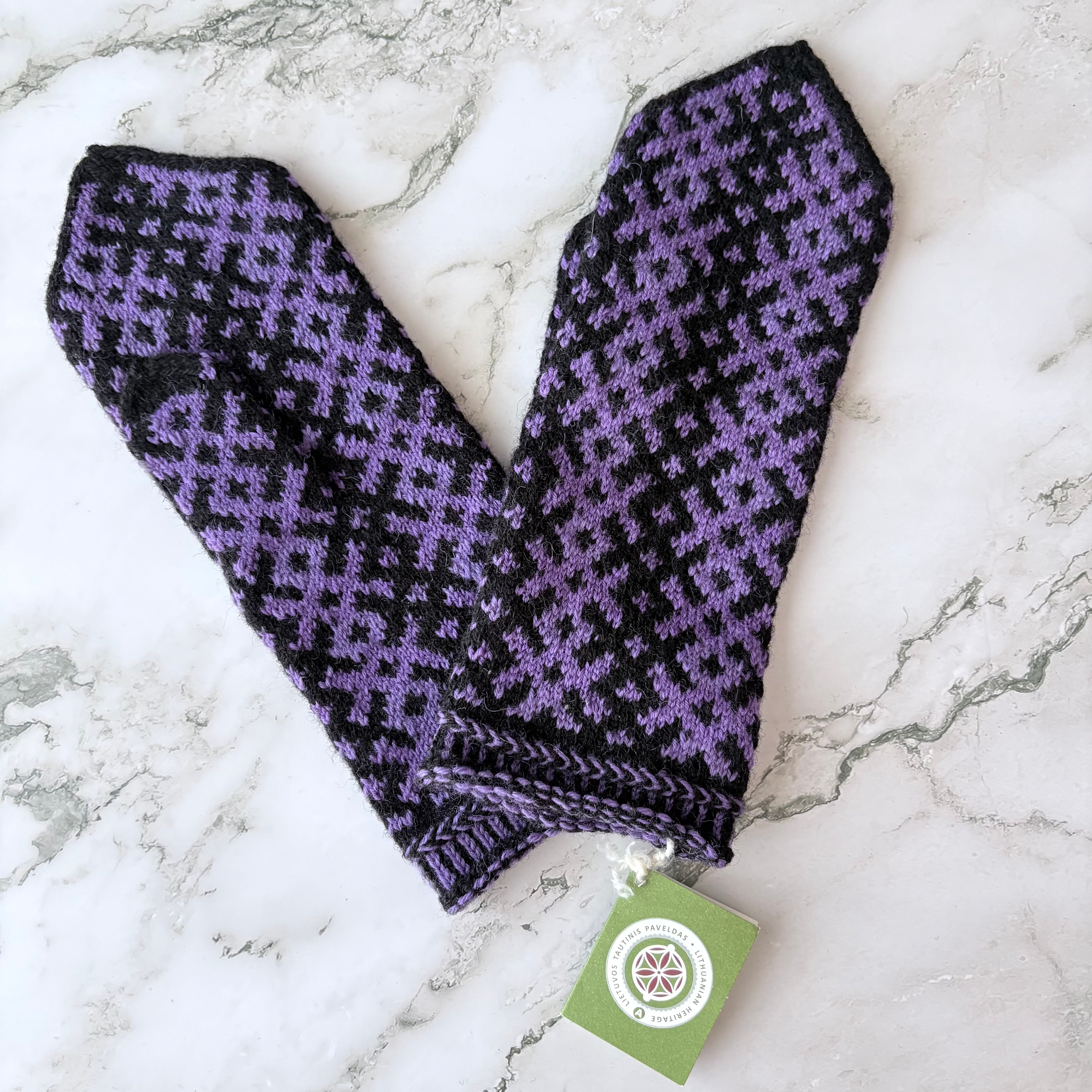 at830 リトアニア/ニットミトン 伝統柄