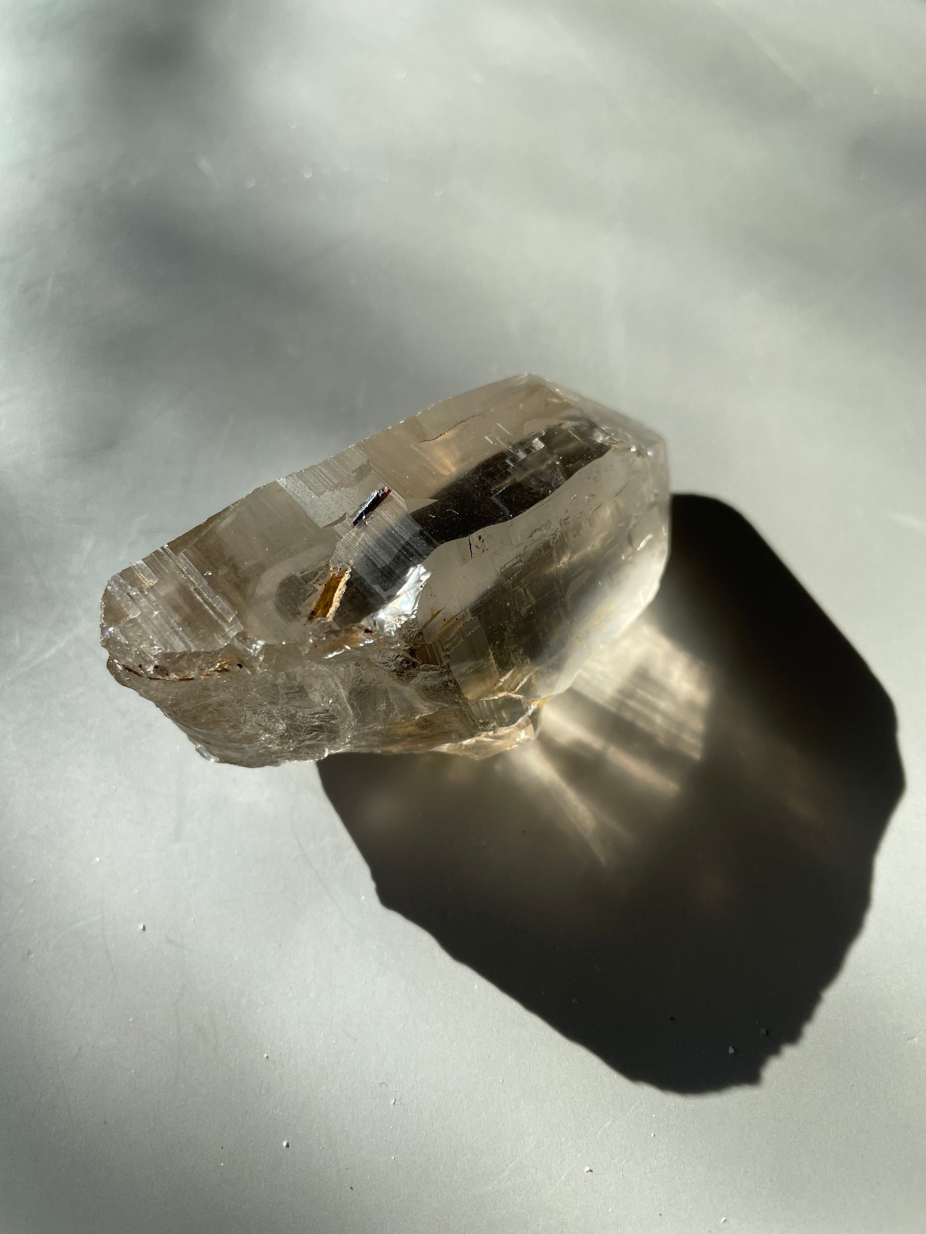 パキスタン　ギルギット　スカルドゥ産　ライトスモーキークォーツ　ブラックトルマリン