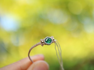 エメラルド   マクラメリング