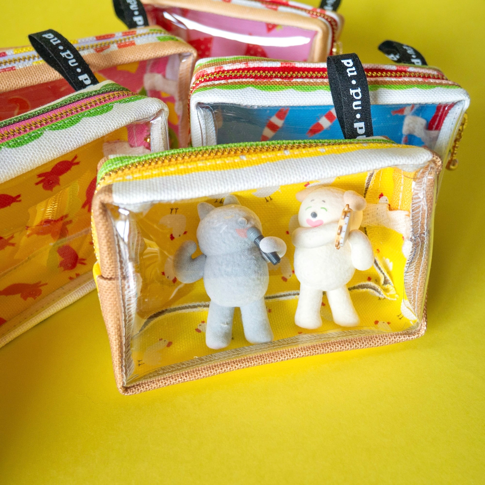 四角サンドのクリアポーチ