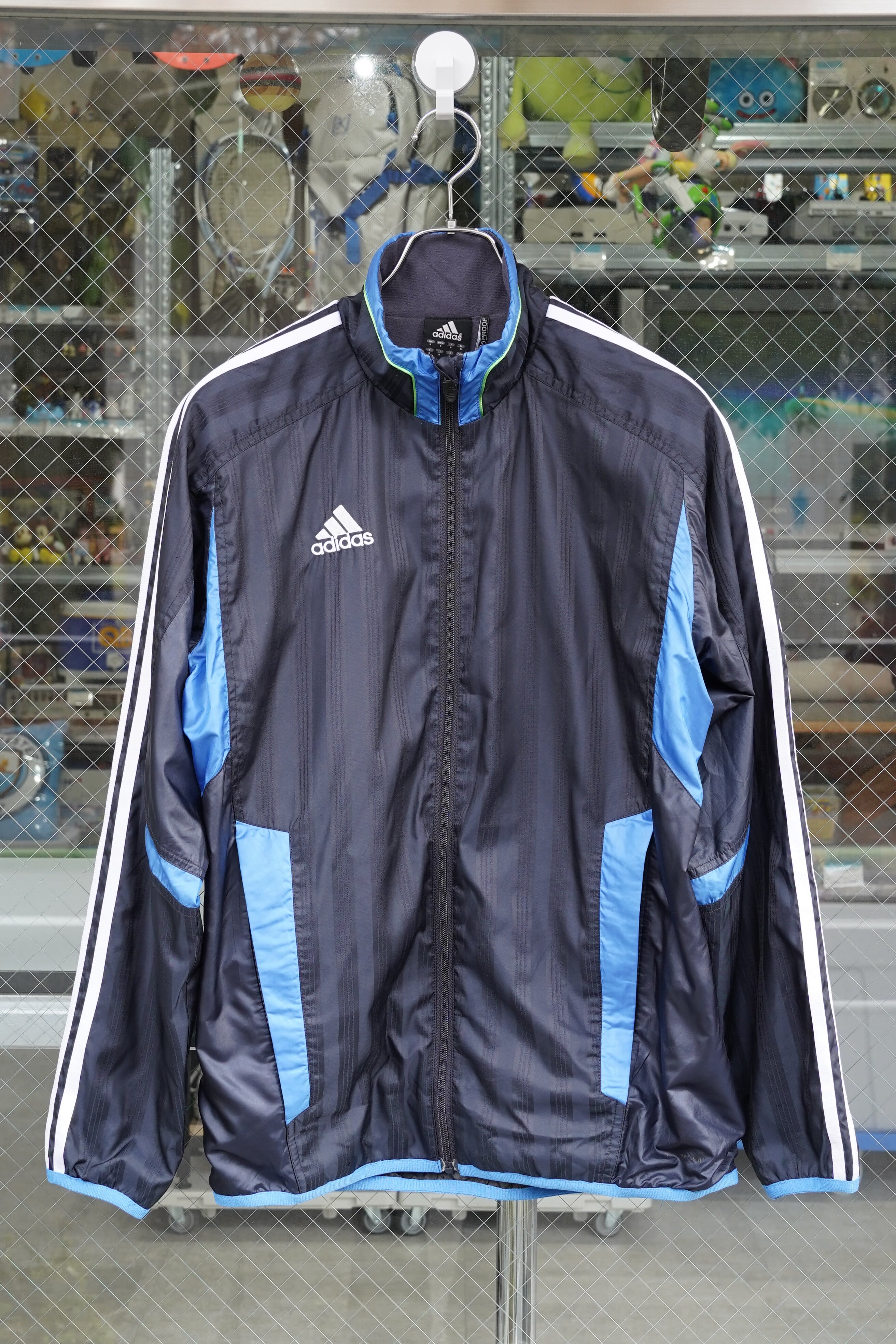 adidas(アディダス)CLIMAPROOF ナイロンジャケット / ネイビー×ブルー / Mサイズ