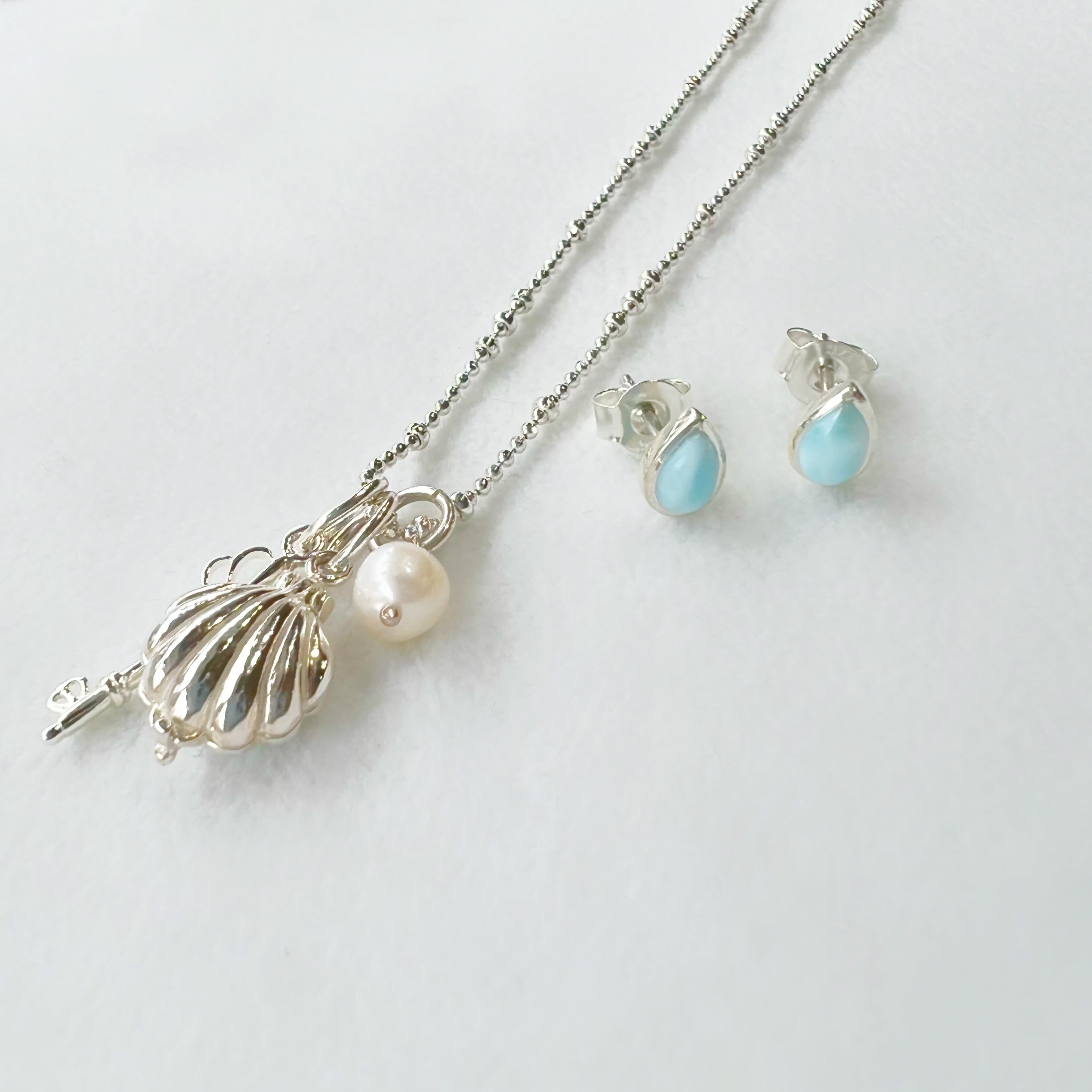 ラリマー ドロップ スタッドピアス S size 0.7 x 0.5 cm | 【公式通販