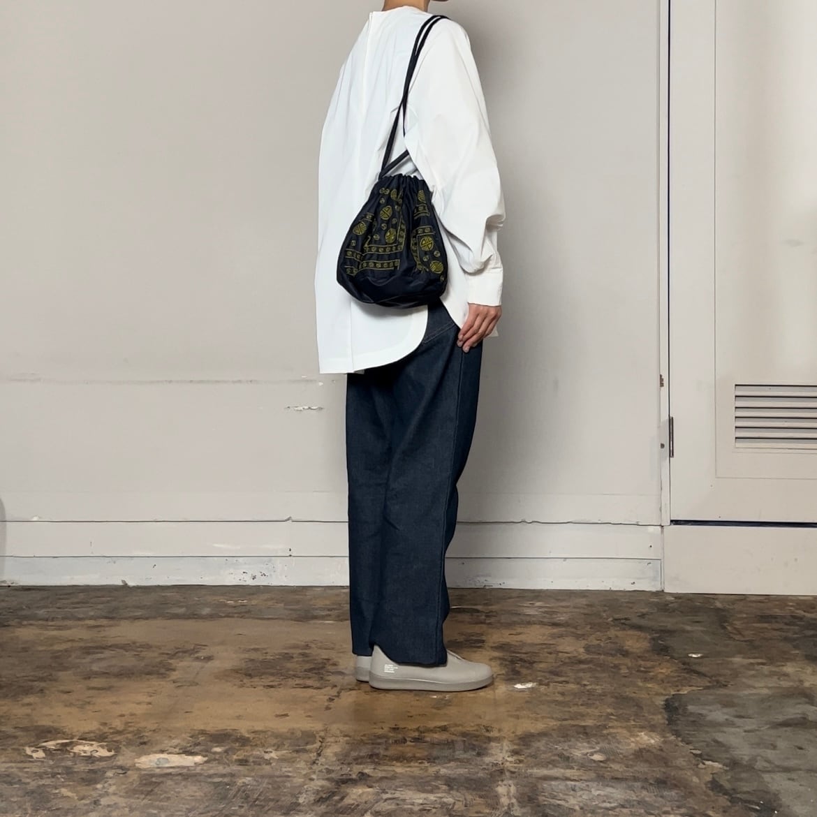 花柄刺繍 和装用バッグ ネイビー 楽天市場】( 日本製 椿柄刺繍バッグ ) バッグ 3色 ( 黒 / 白