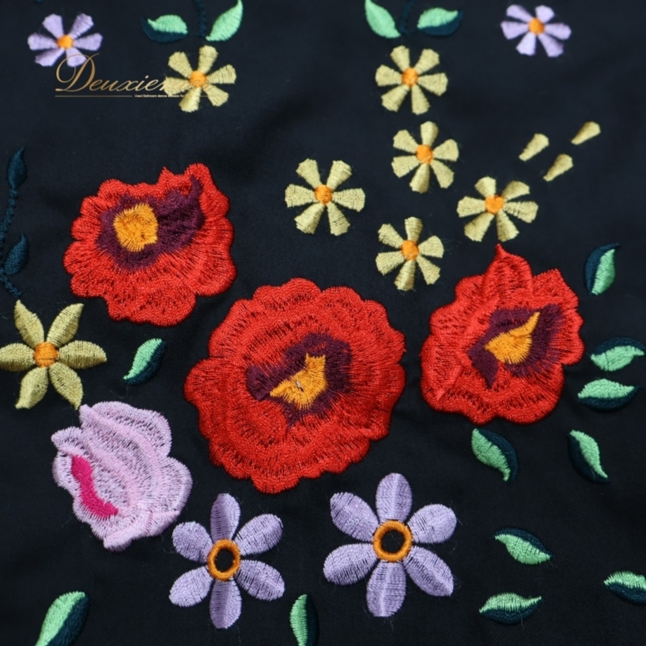 フォークダンス 衣装 スカート ブラック系 AURORA 刺繍 花柄 チロリアン カラフル 黒 赤 黄 緑 水色 ふんわり かわいい レトロ 華やか 鮮やか レッド系 ピンク系 イエロー系 ブルー系 パープル系 オレンジ系