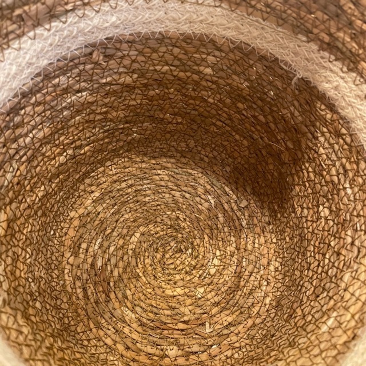 Bangladesh Basket conical stripe monochrome L / バングラデシュ バスケット コニカル モノトーン 収納カゴ リビング収納 ナチュラル ハンドメイド 手作り 天然素材 インテリア雑貨 編みかご 小物入れ ギフト プレゼント シンプル  白黒