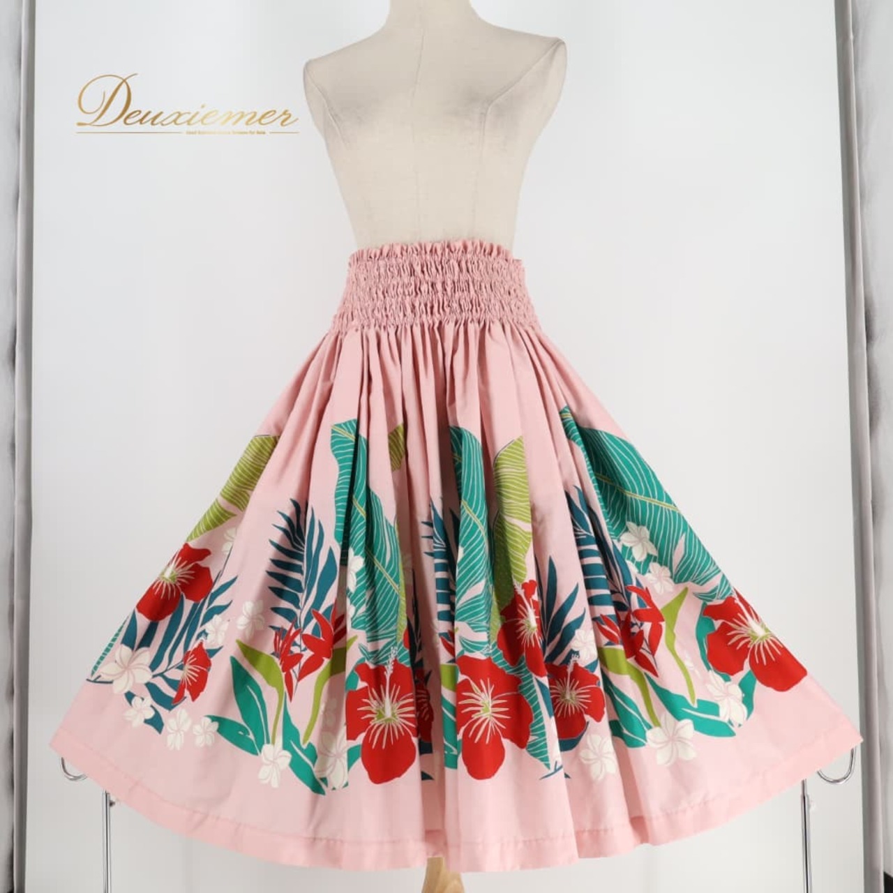 フラダンス 衣装 Aloha Emika アロハエミカ パウスカート ピンク系 ハイビスカス柄 プルメリア柄 花柄 植物柄 ハワイアンプリント ハワイアン アロハ フラ ダンス レッスン 練習 ハワイアンダンス シングル スカート フレア グリーン系 レッド系 ホワイト系 華やか 鮮やか かわいい おしゃれ