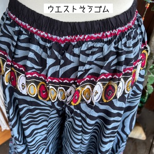 ワイドフレアーパンツゼブラ柄
