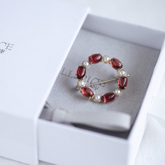 Classic　ブローチ　K10　Garnet ＆ Pearl　Circle