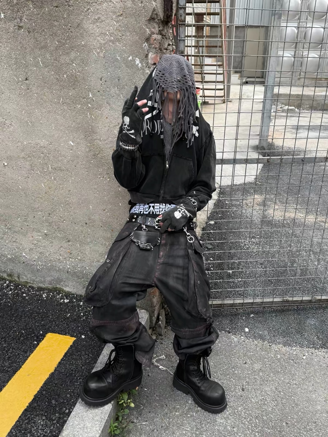 【TH4SWE】Rust Dyed Multi Pocket Flare Cargo Pants