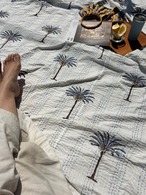 11.中綿なし（カンタキルト）お外に持って行きたくなる！さわやかなヤシの木デザイン　シングルサイズ　