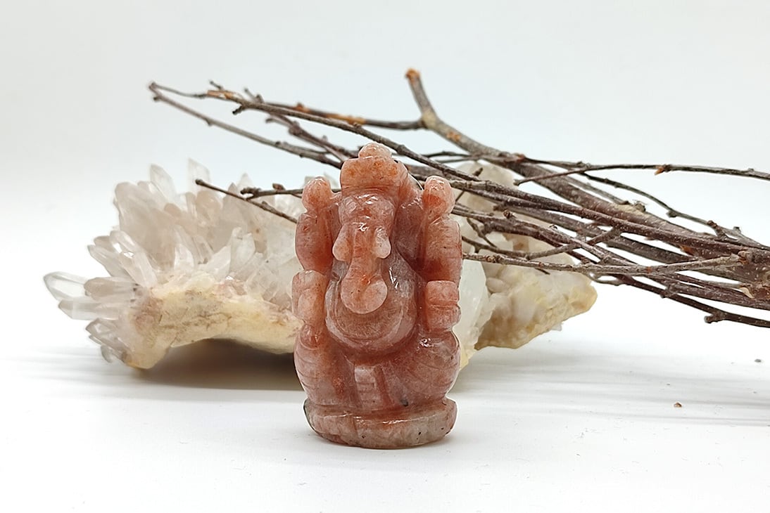 ブラックトルマリン入りサンストーン 成功の道ひらきと守りのガネーシャ