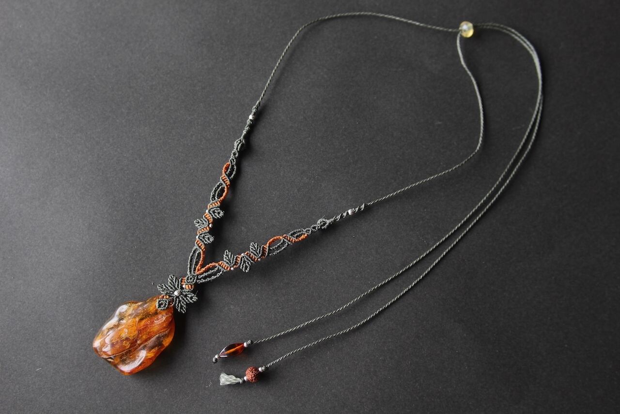 Amber micro macrame design necklace