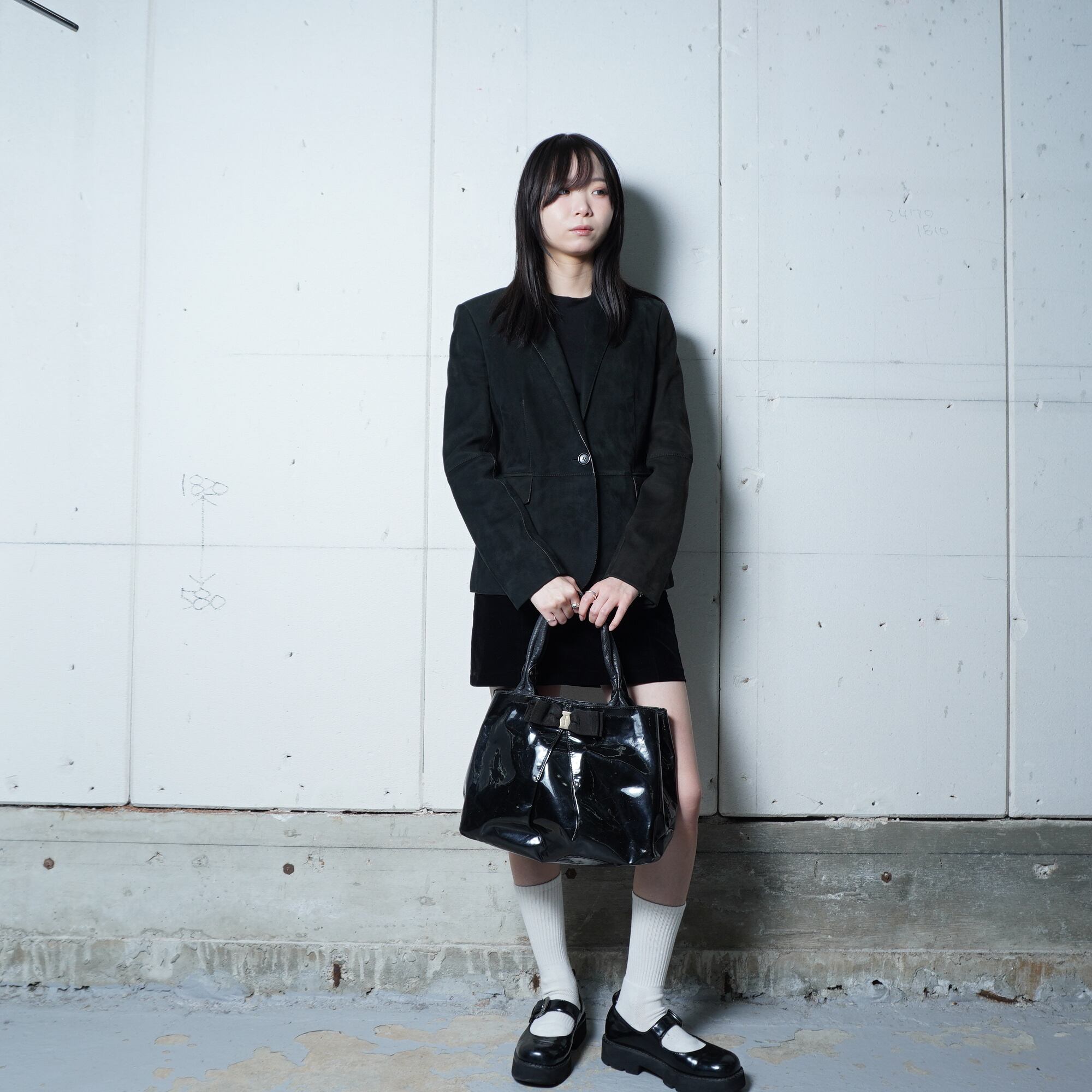 Ferrgamo】フェラガモ ロゴ入 エナメルトート black | MIXHIVE