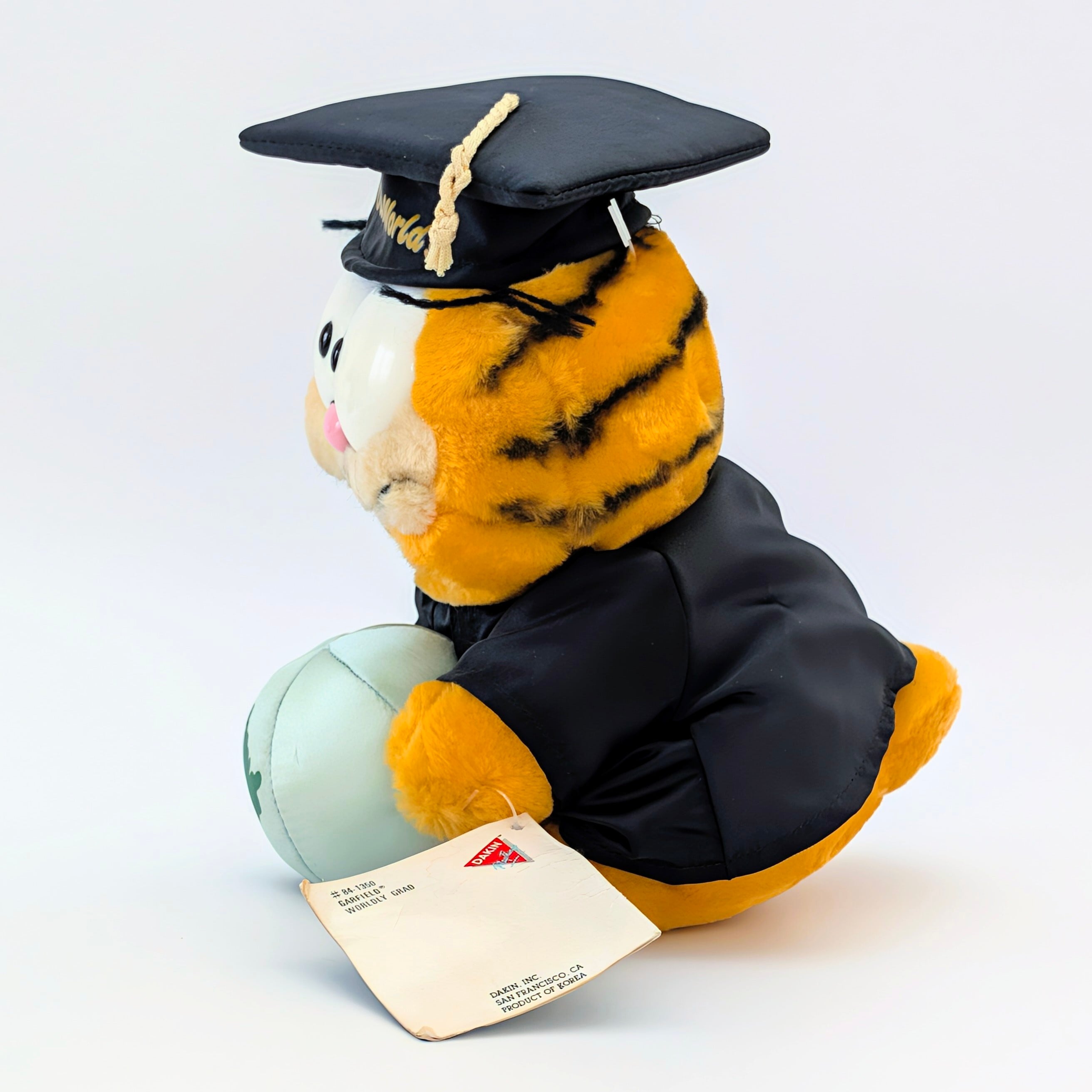 ☆ VINTAGE 1980年代初期 ☆【 Garfield ( ガーフィールド ) 】『 GARFIELD WORLDLY GRAD 卒業式ガーフィールド ワールドリー グラッド』Look out world! / ぬいぐるみ / プラッシュ / plush / 1980年代年製 〚アメリカン雑貨 アメトイ〛