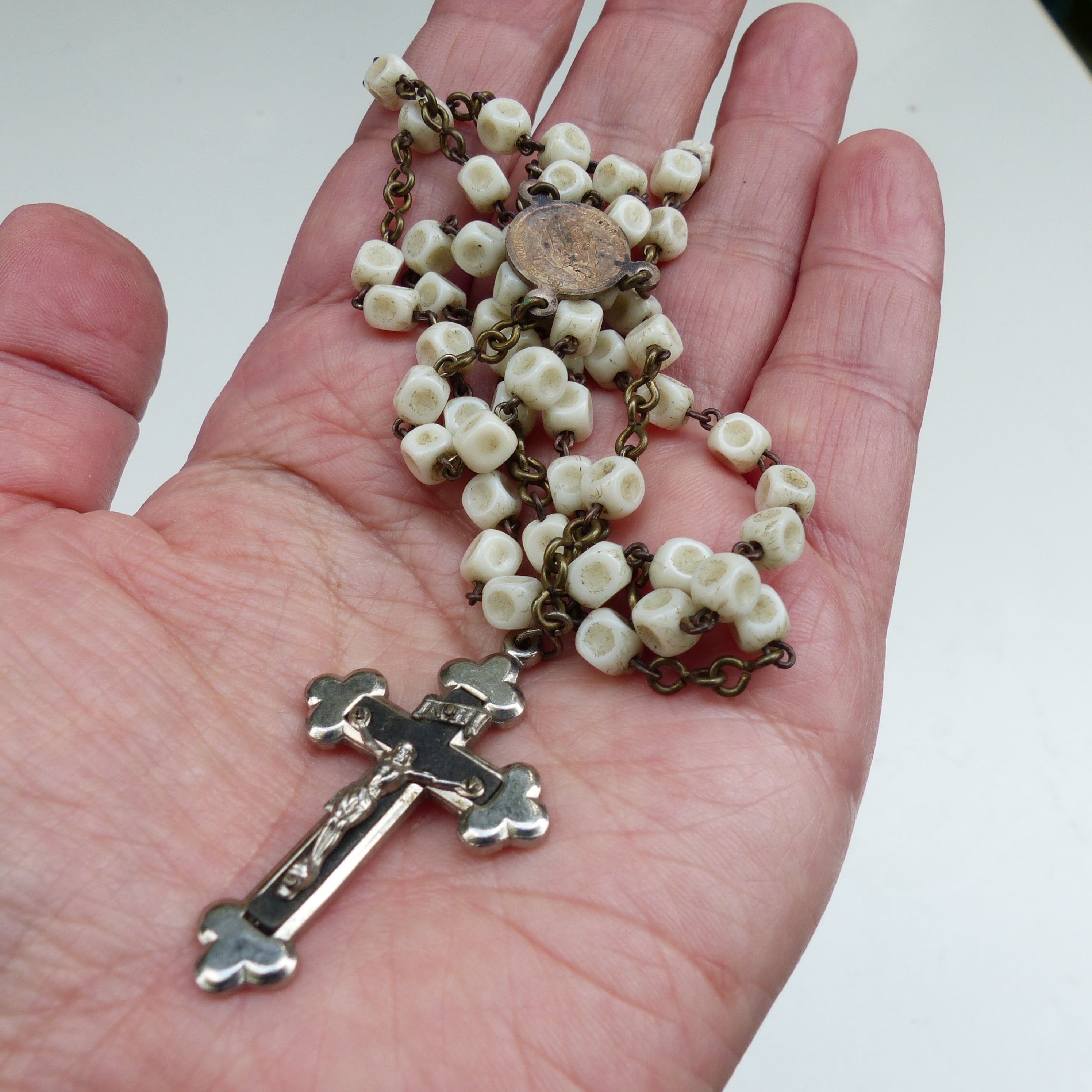 ヴィンテージ ロザリオ パステルブルーのヴィンテージロザリオ