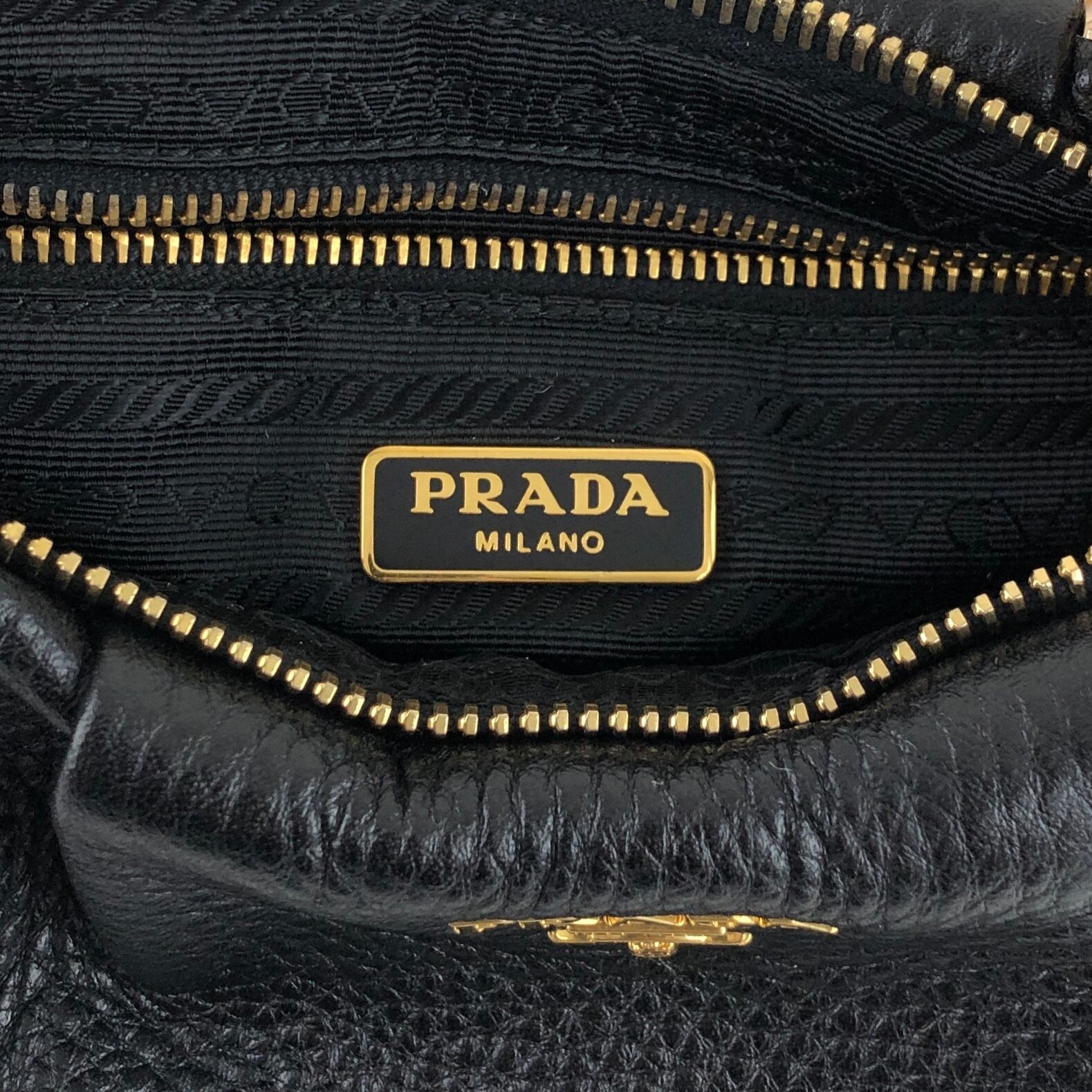 PRADA プラダ ポーチ ブラック ロゴ レザー ミニバッグ vintage