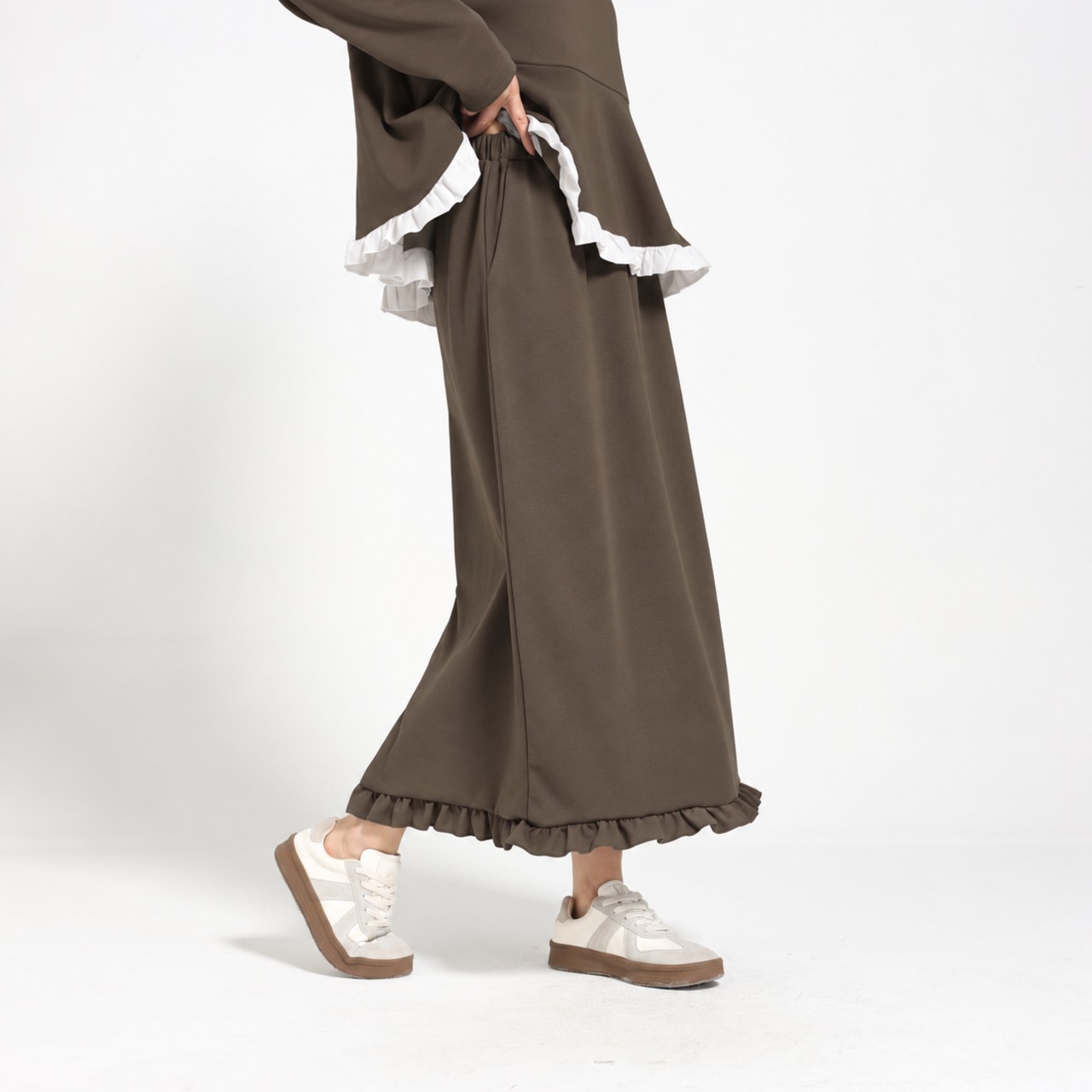 裾フリル ストレッチロングスカート