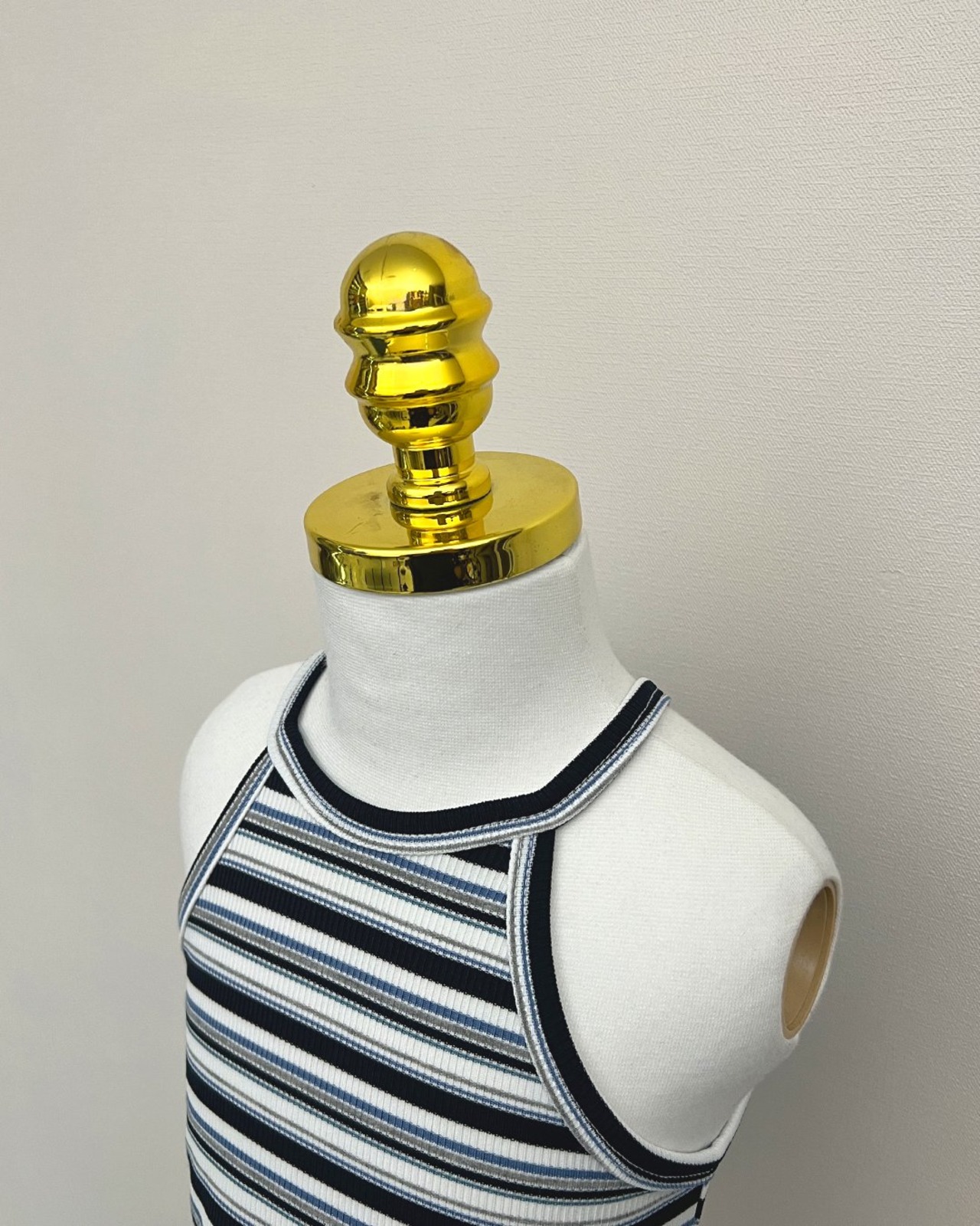 [HARO HARO] Colored Pencil Halter Neck Sleeveless Tee / [하로하로] 색연필홀터넥나시티