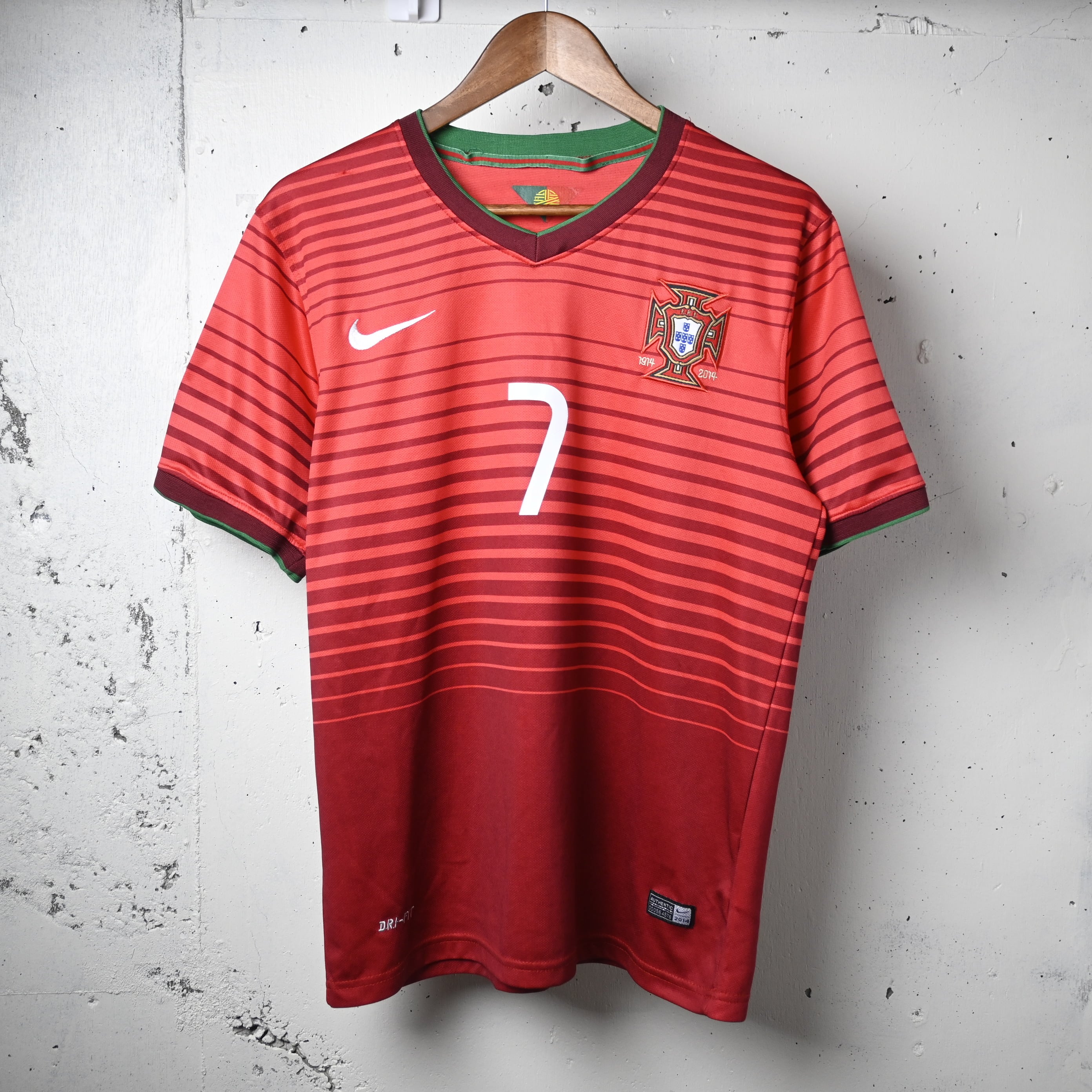 クリスティアーノ・ロナウド 赤 シャツ 7 NIKE